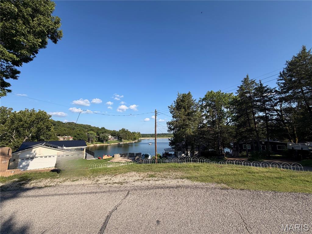 Lake Wauwanoka - Land