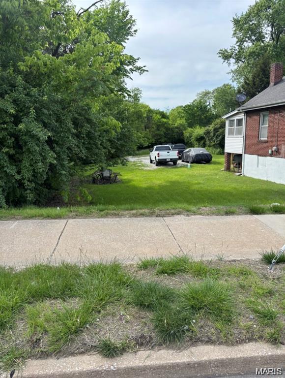 Nice, level lot perfect for your new home that is close to desirable restaurants, shopping and venues. 
Call for more details or questions!
