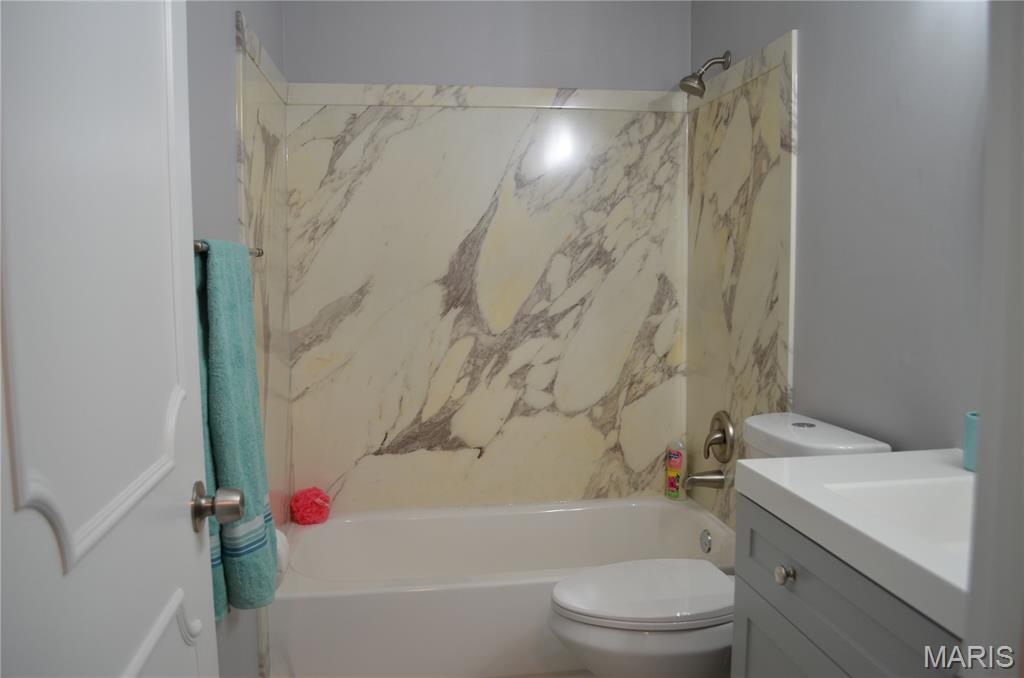 McKelvey Manor Condo - Residential