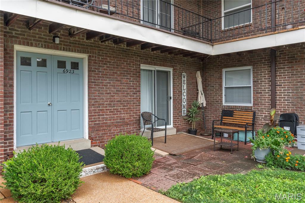 Colonial Woods Condo - Residential