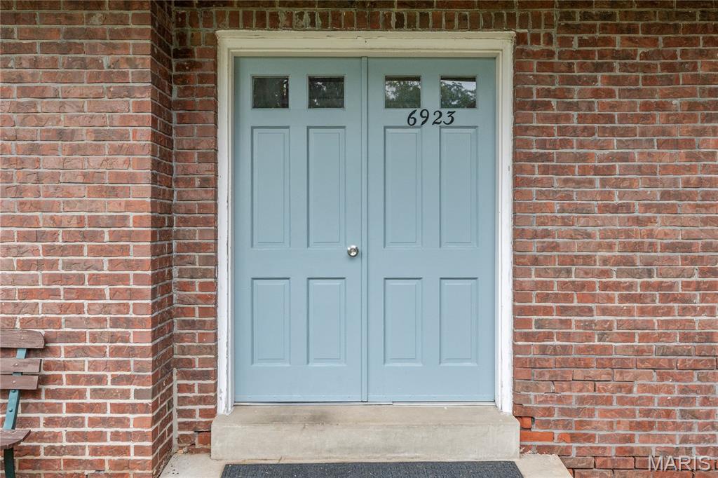 Colonial Woods Condo - Residential