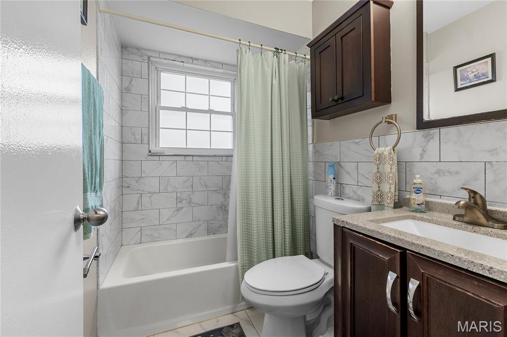 Colonial Woods Condo - Residential