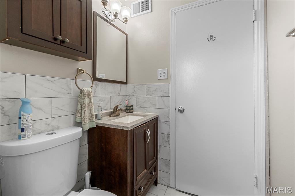 Colonial Woods Condo - Residential