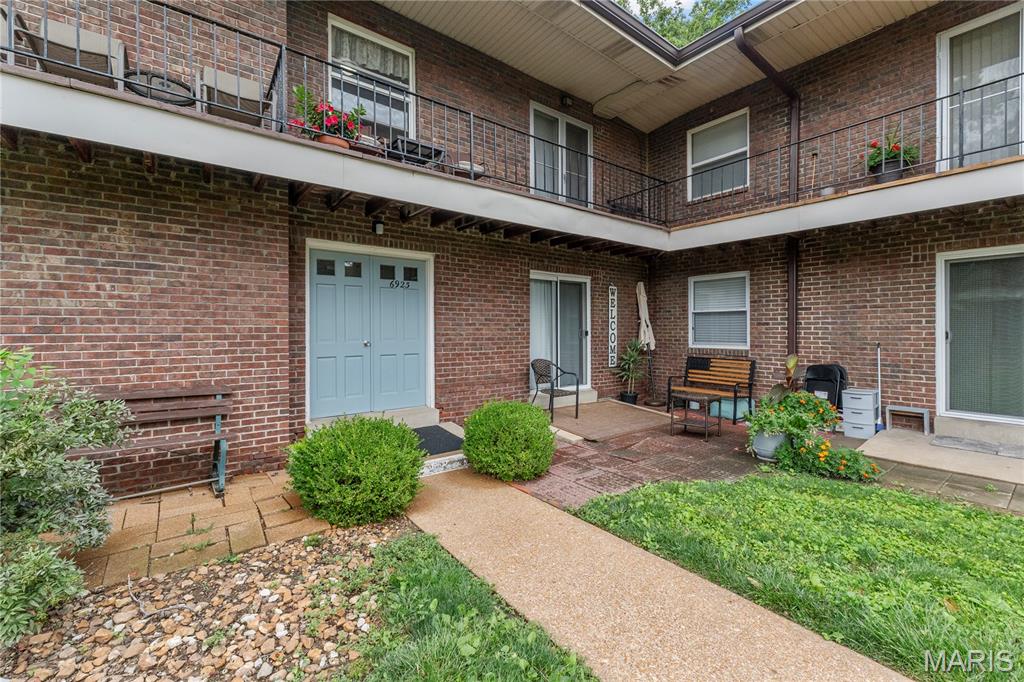 Colonial Woods Condo - Residential