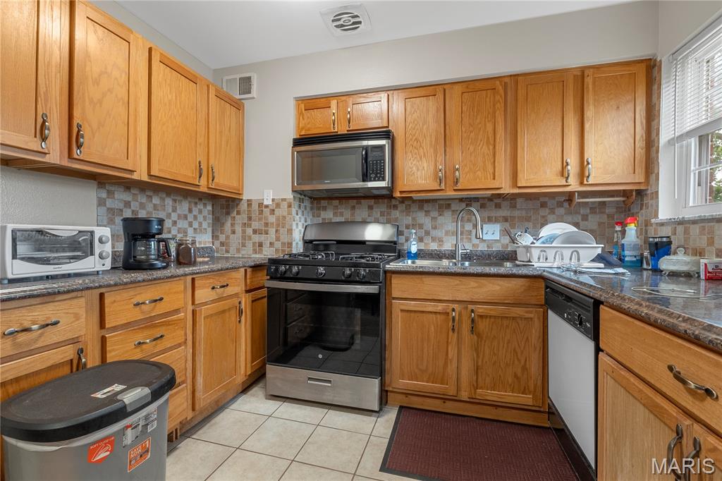 Colonial Woods Condo - Residential