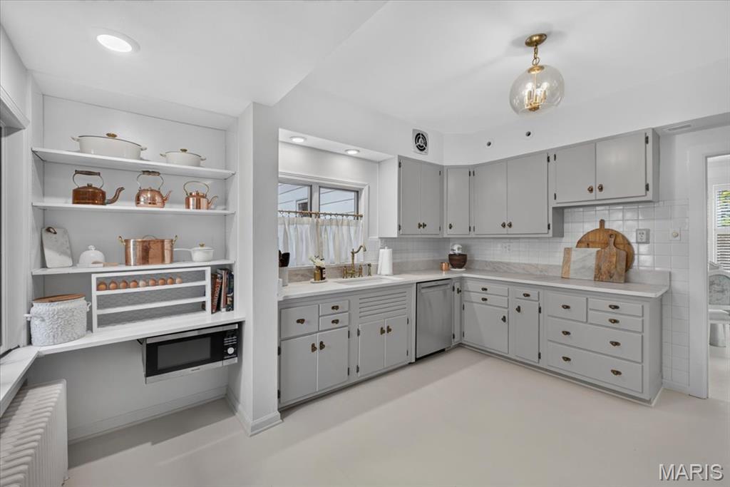 Thompson Amd - Residential