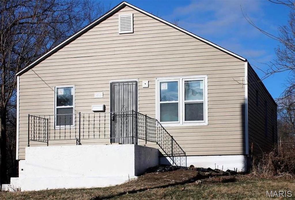 Welcome to 5425 Hamilton Avenue in Jennings, MO 63136! This beautifully updated 2-bedroom, 1-bath home is move-in ready and full of charm. Inside, you’ll find a fully renovated kitchen featuring modern finishes, along with new vinyl windows that bring in plenty of natural light and improve energy efficiency.

Whether you’re a first-time homebuyer or looking to downsize, this home offers comfort, style, and convenience. Located in an established St. Louis County neighborhood, you’ll enjoy easy access to shopping, dining, and major highways.

The property is being sold as-is, with the seller making no repairs. All offers must be submitted on a Special Sales Contract and include proof of funds.

Don’t miss your opportunity to own a beautifully updated home at an affordable price—schedule your showing today!