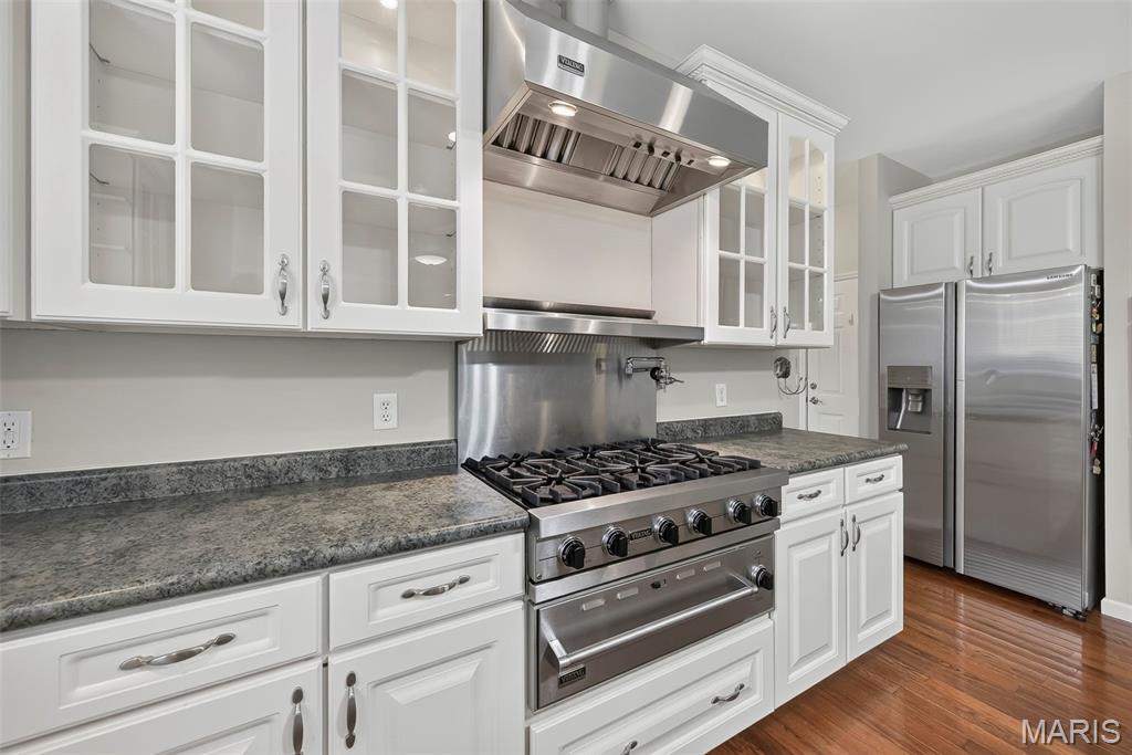 Brook Hollow Court - Residential