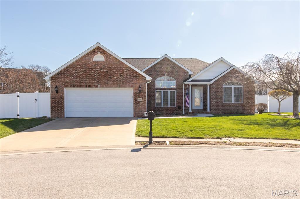 Impressive ranch home in desirable Hunter’s Creek featuring a spacious open, split-bedroom floor plan with vaulted ceilings in the living room and kitchen. Hardwood flooring runs through the foyer, hallways, and dining room, with new carpet on the main floor and fresh paint in the bedrooms and bathrooms. The living room offers a gas fireplace and flows seamlessly into the kitchen with new stove and refrigerator, breakfast area, and dining room—perfect for everyday living and entertaining. The primary suite includes a separate tub and shower along with a large walk-in closet.

The finished basement offers incredible additional living space with a large family room featuring a beautiful electric fireplace, 2 additional bedrooms, a full bath with walk in shower and ample storage. Step outside to enjoy the covered patio, a massive, landscaped .37-acre lot with a 6’ vinyl privacy fence—ideal for relaxing or hosting.

Major updates provide peace of mind, including a new roof (2025), HVAC system with humidifier and air cleaner (2025), water heater (2024), and quartz countertops throughout main floor (2026).. Conveniently located just 10 minutes from Scott Air Force Base and 33 minutes from St. Louis, with excellent walkability to schools, parks, and the community pool.