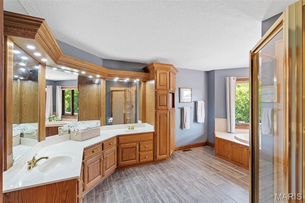 Lakeside Estate - Residential