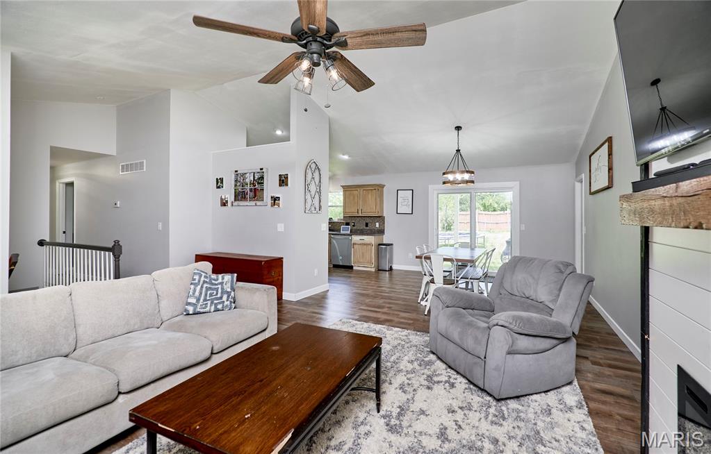 Hickory Farms - Residential