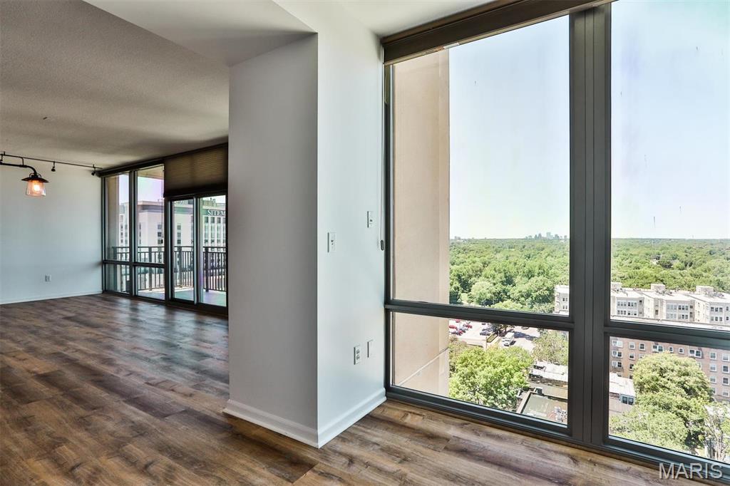 Park East Tower - Residential