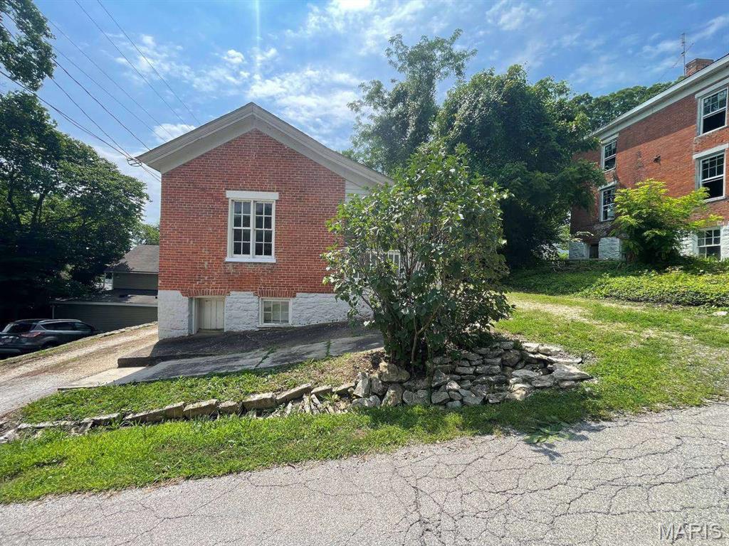 City/Clarksville - Residential