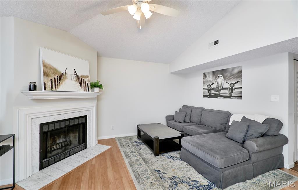 Brentwood Forest Condo Ph Eight - Residential