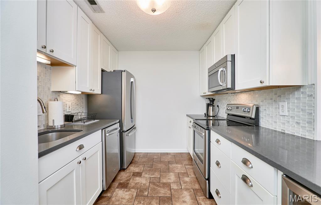 Brentwood Forest Condo Ph Eight - Residential
