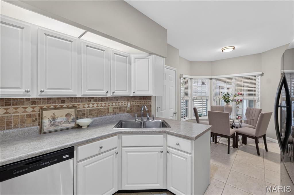 Field Pointe Condo Twenty - Residential