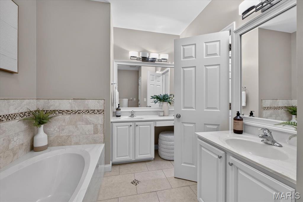 Field Pointe Condo Twenty - Residential