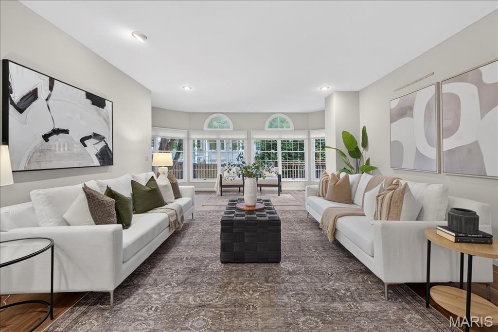 Field Pointe Condo Twenty - Residential