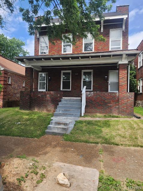 This unique and charming 2 bed 1 bath is on a quiet block close to the vibrant Cherokee Street and Grand Ave.
Generously sized (1250 SQFT) this freshly painted unit has many updates including a relined sewer lateral, a new
200 amp electrical panel, new flooring, a new roof, and upgrades to the HVAC system. Featuring Historic woodwork
and archways.