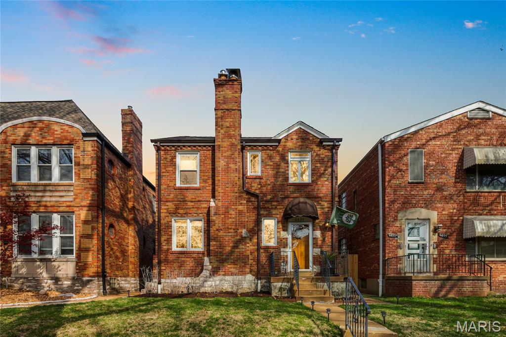 Back on Market - No Fault of Seller. Welcome to this St. Louis Hills charmer. This 3-bedroom, 1.5-bath brick home sits in one of South City's most beloved neighborhoods and is ready for its next chapter.

Hardwood floors run throughout the main living areas, and the layout flows nicely from living to dining. The kitchen is functional and well-kept, with granite countertops, 42" cabinets and stainless steel appliances. The bedrooms are comfortable and full of natural light.

Out back, you'll find a brand-new privacy fence that creates a great space for pets, kids, or just unwinding after work. The 2-car detached garage gives you plenty of room for parking and storage.

All of this in St. Louis Hills, steps from Francis Park, Rockwell Brewery and Ted Drews.