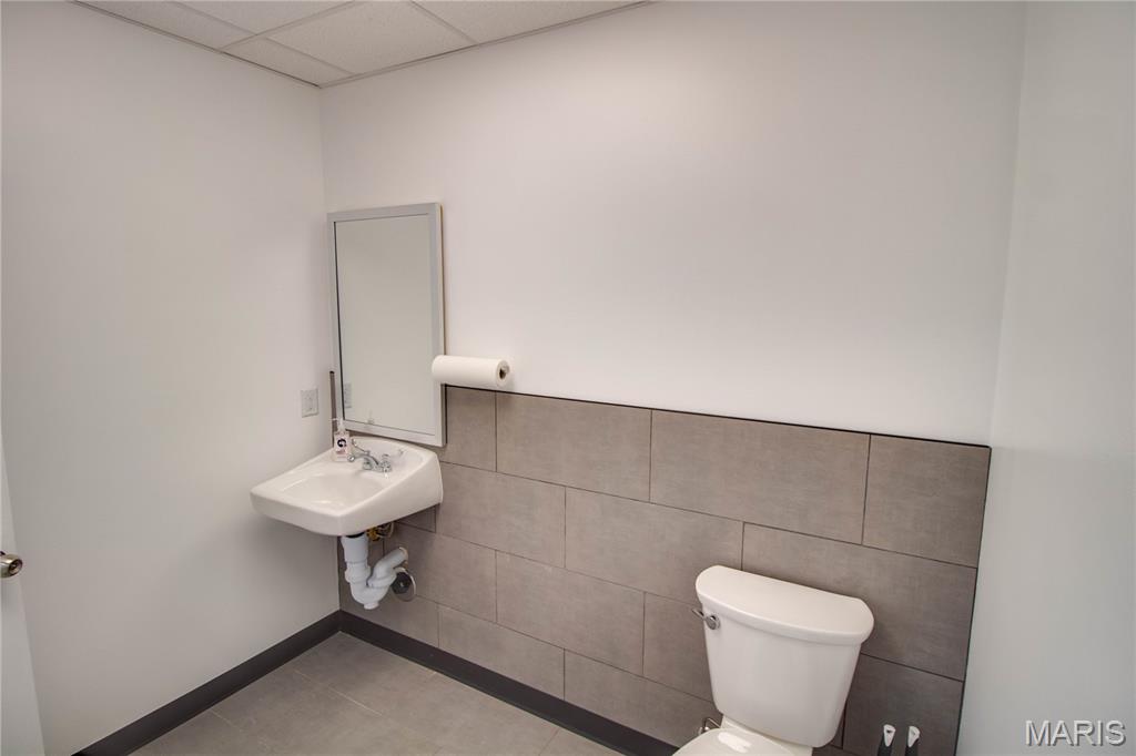 Not in a subdivision - Commercial Lease