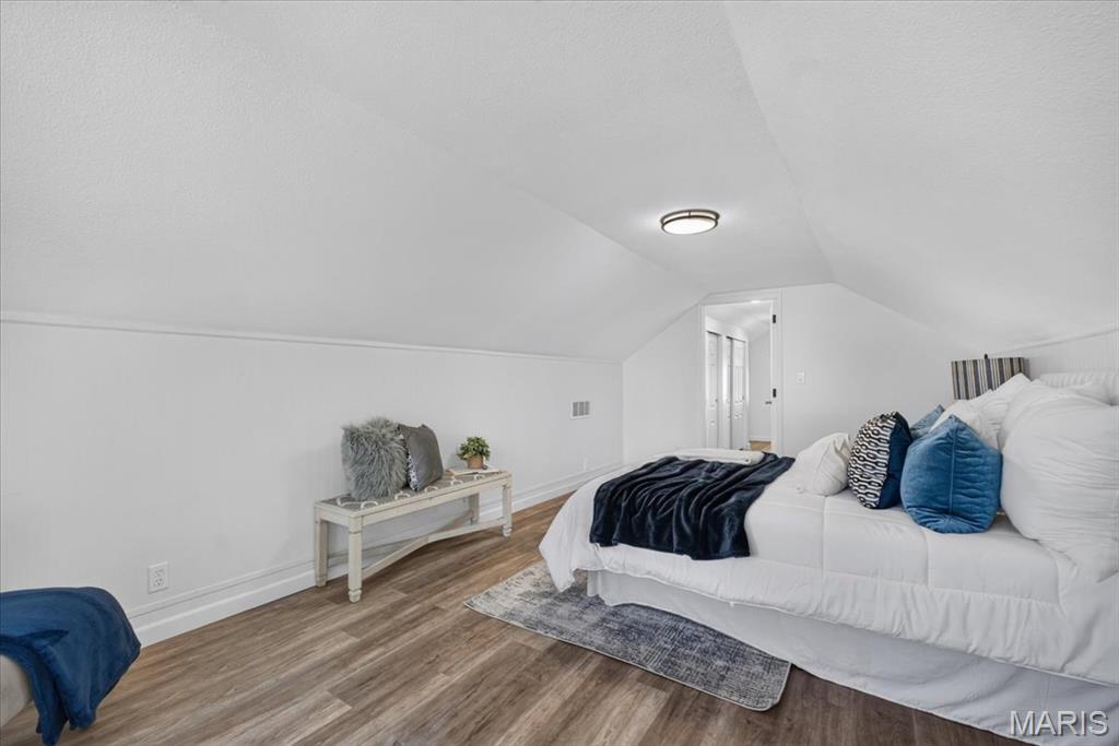 Twelve Oaks - Residential