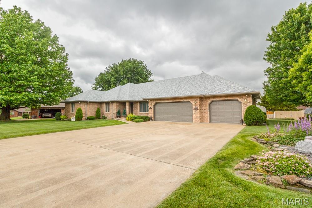 CARRIAGE HILLS - Residential