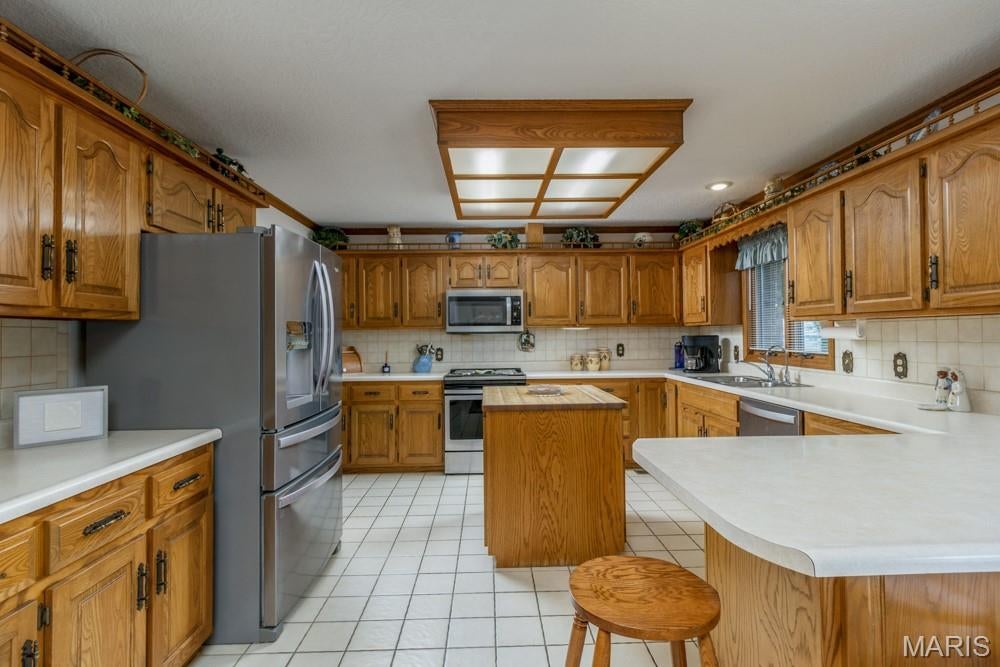 CARRIAGE HILLS - Residential