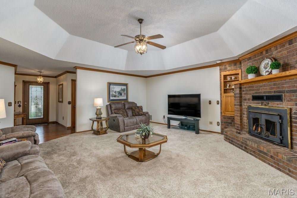 CARRIAGE HILLS - Residential