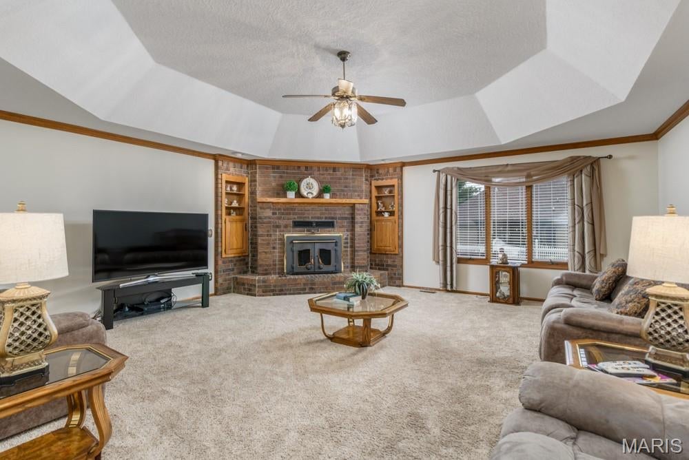 CARRIAGE HILLS - Residential