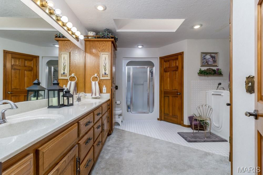 CARRIAGE HILLS - Residential