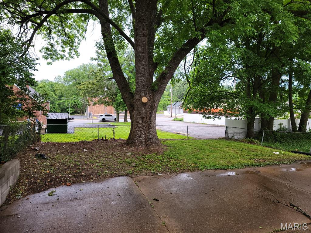 Florissant Road Terrace - Residential Lease