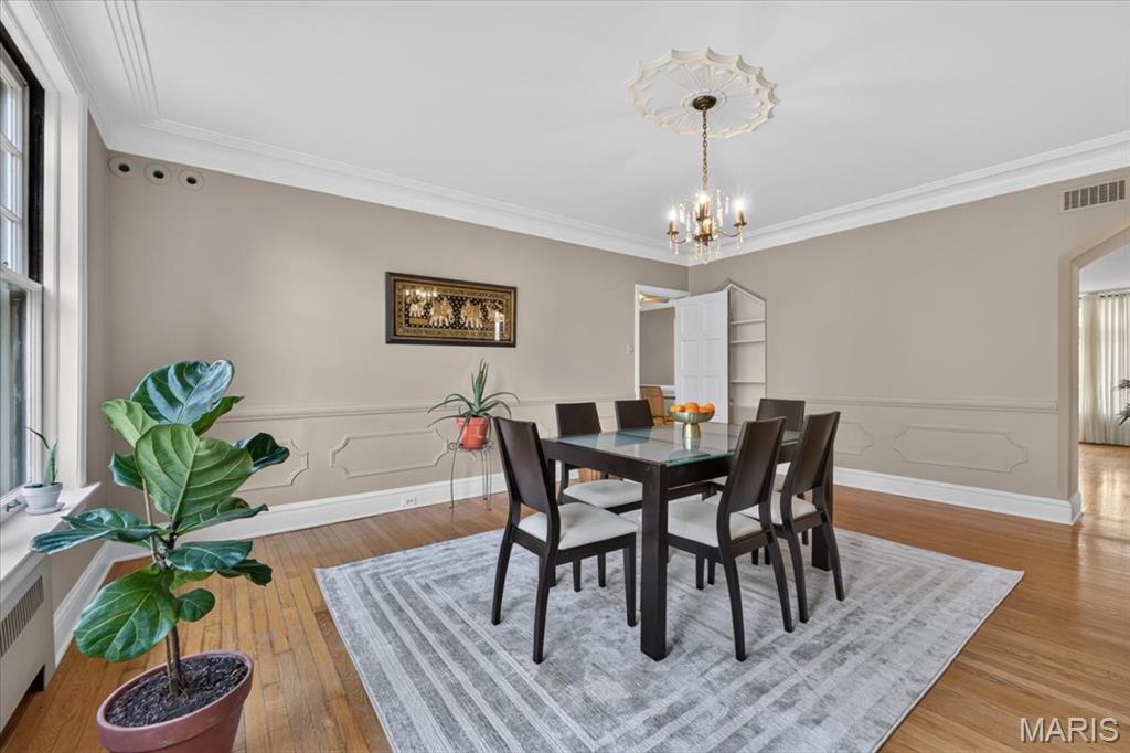7507-7509 Cromwell Condo - Residential
