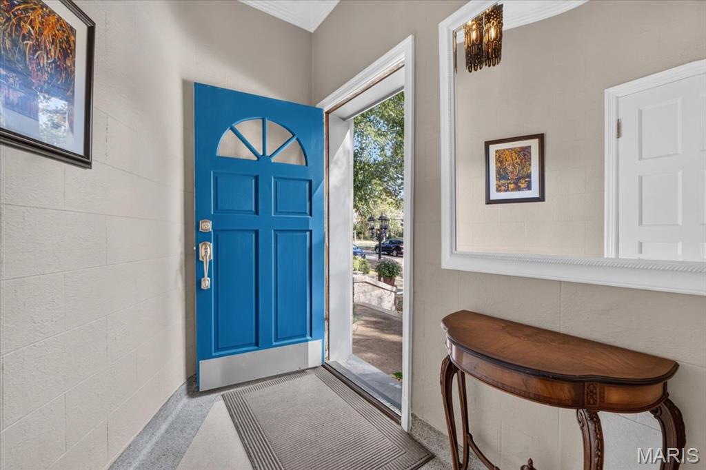 7507-7509 Cromwell Condo - Residential