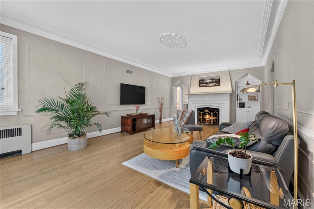 7507-7509 Cromwell Condo - Residential