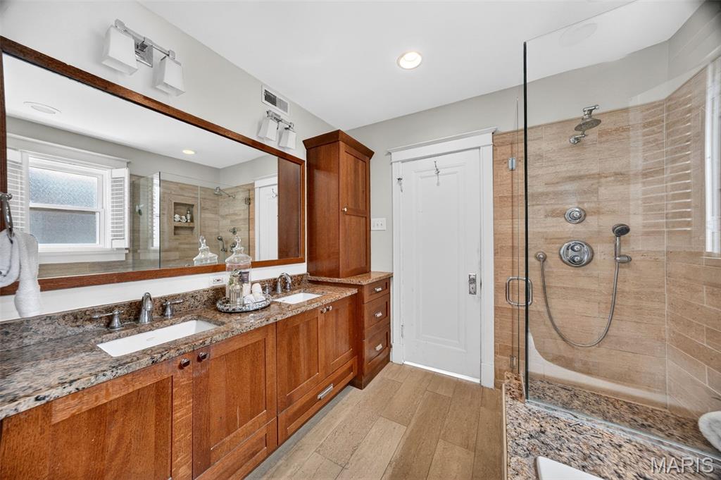 6320 Northwood Condo - Residential