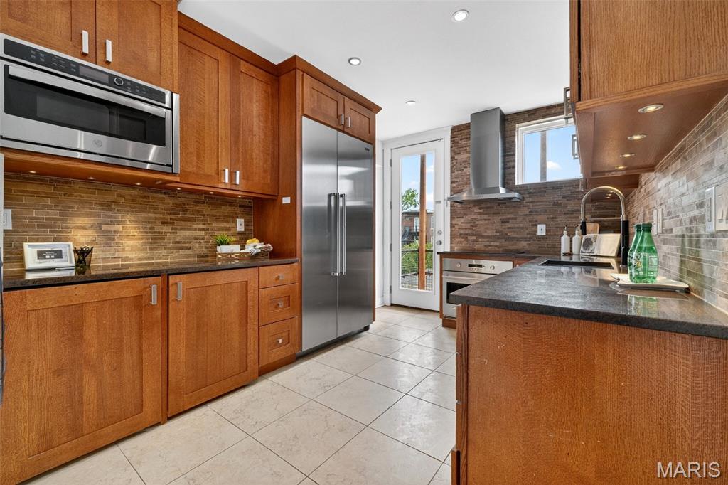 6320 Northwood Condo - Residential