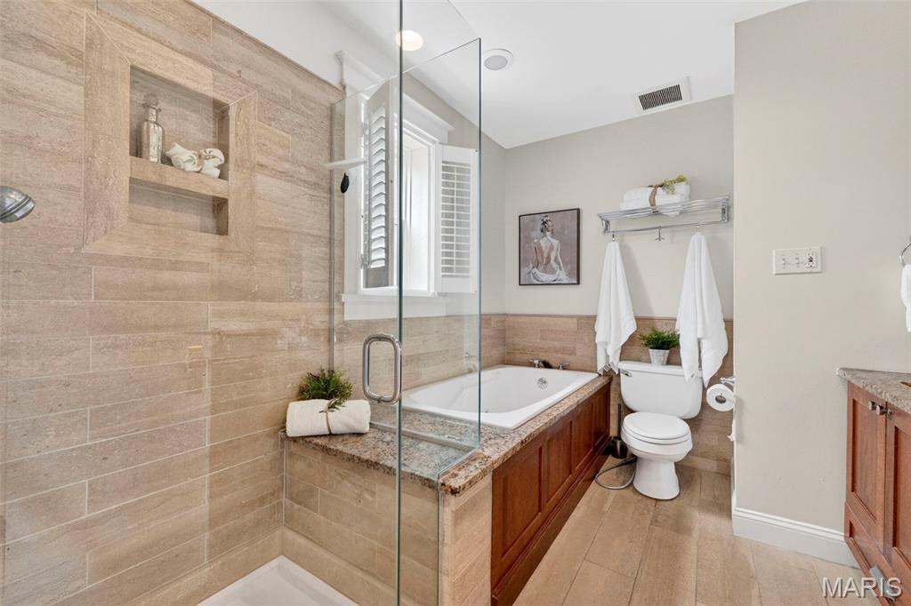6320 Northwood Condo - Residential
