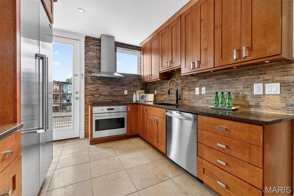 6320 Northwood Condo - Residential