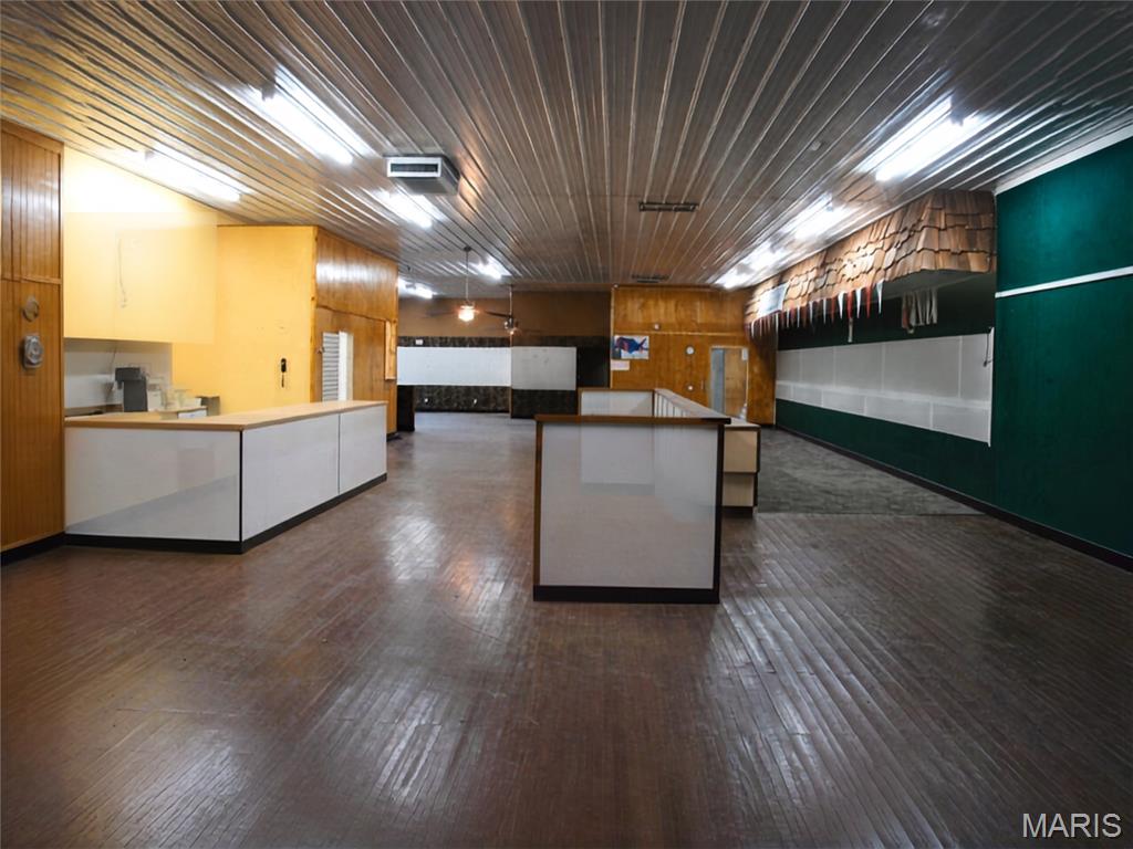 Original Town Huggins Add - Commercial Sale