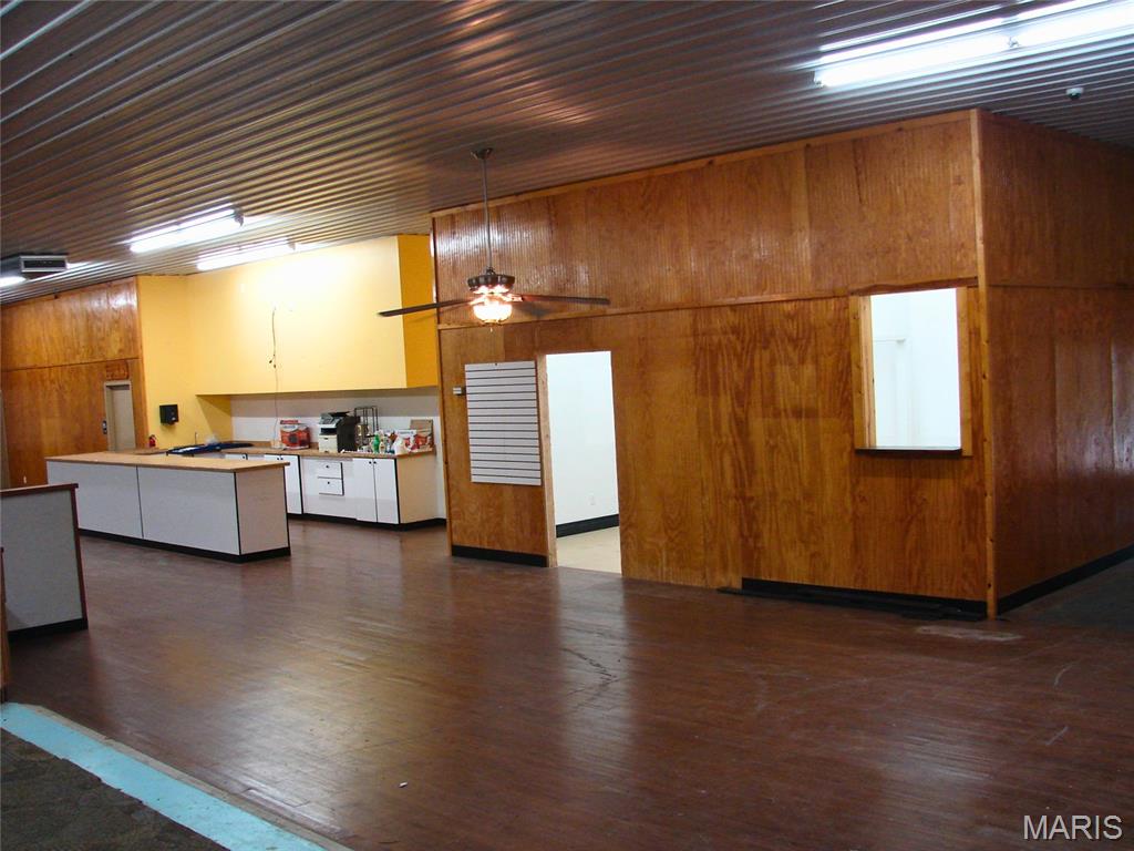 Original Town Huggins Add - Commercial Sale