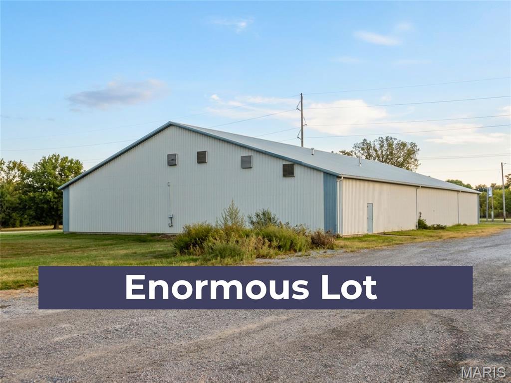 Original Town Huggins Add - Commercial Sale