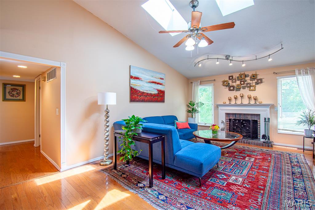 SEVEN PINES - Residential