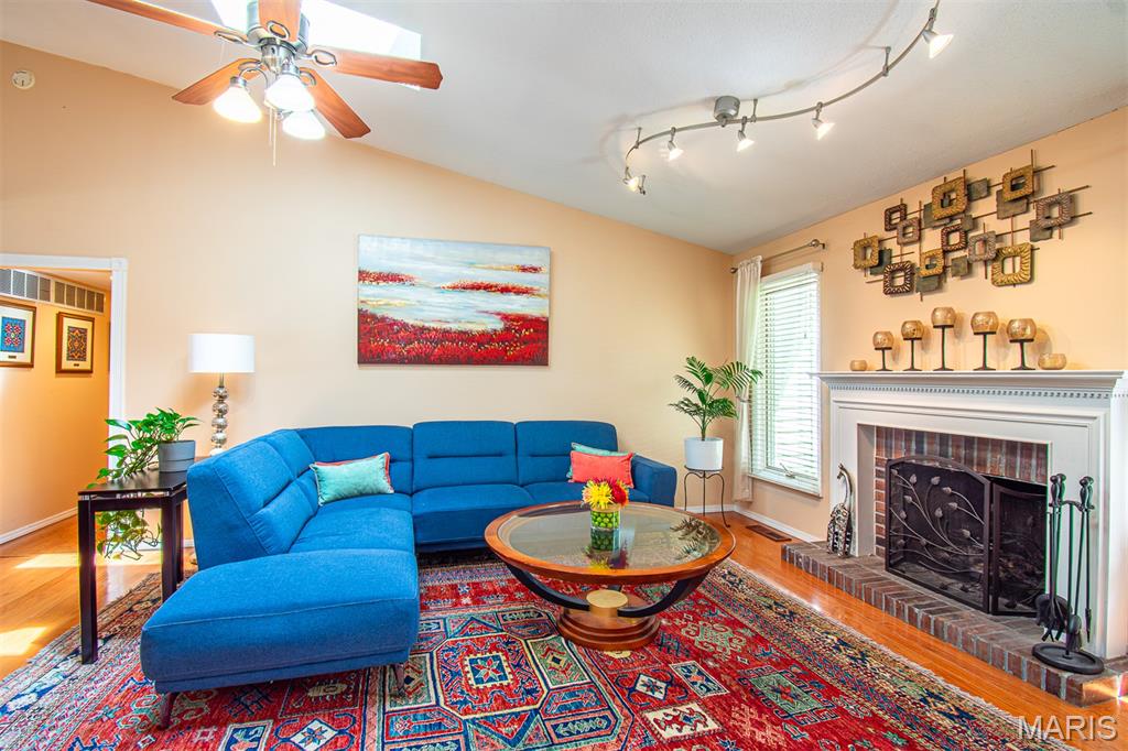 SEVEN PINES - Residential