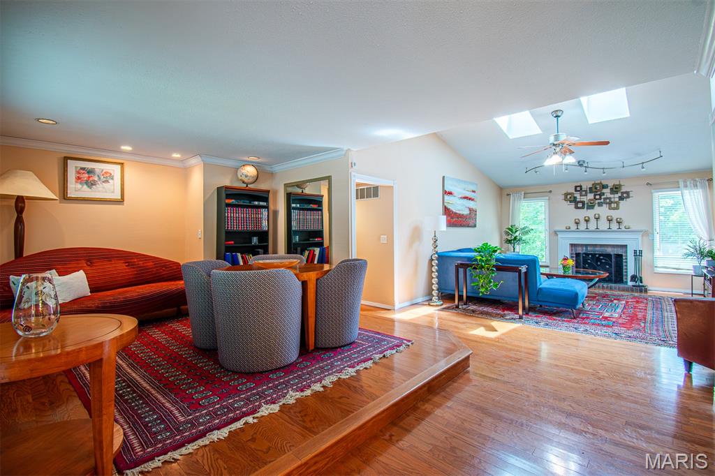 SEVEN PINES - Residential
