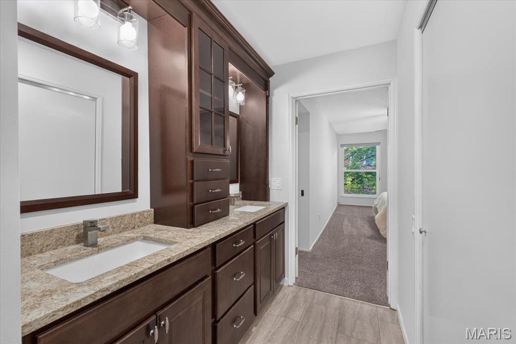 Coeur De Royale Condo Ph 2 1st - Residential