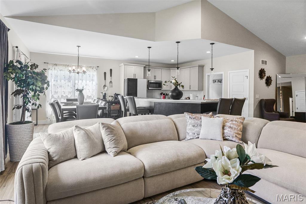 Stonebridge Bluffs 1st Add - Residential