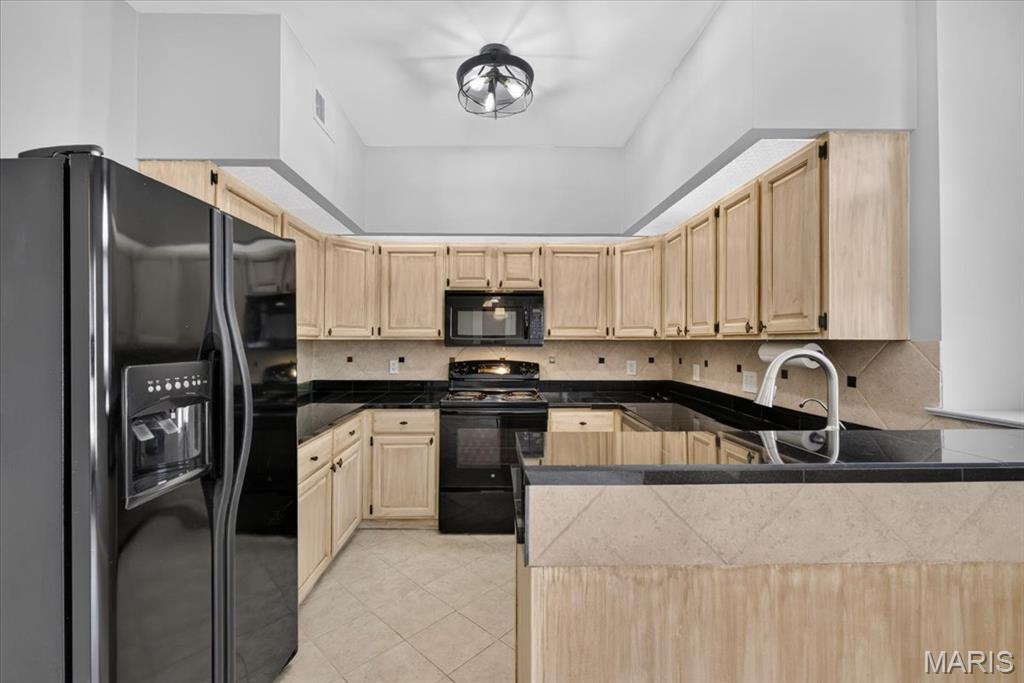 Field Pointe Condo Ten - Residential