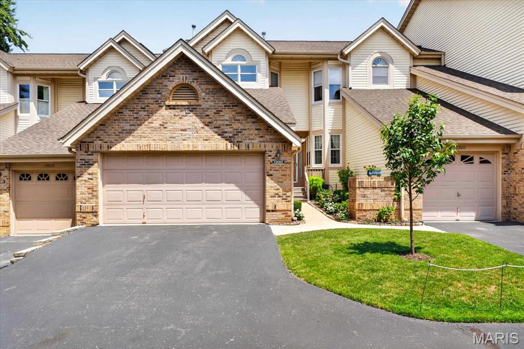 If you've been looking for low-maintenance living in a location that's hard to beat, this Creve Coeur villa deserves a spot at the top of your list. With a thoughtful layout and multiple living spaces, this home offers flexibility for every stage of life. The main level is bright and inviting, featuring soaring ceilings, beautiful natural light, and spaces that feel both comfortable and functional.  The primary suite provides a private retreat, while an additional bedroom offers endless possibilities for guests, an office, or hobby space. Downstairs, the finished lower level with a full bath adds valuable extra living space. Outside, enjoy your own private outdoor spaces without the upkeep of a larger yard, and take advantage of the community amenities, including a pool. A two-car garage and an unbeatable central location put shopping, restaurants, and major highways just minutes away.
Homes that offer this combination of convenience, comfort, and location don't come around often. Come see why so many people love calling Creve Coeur home.