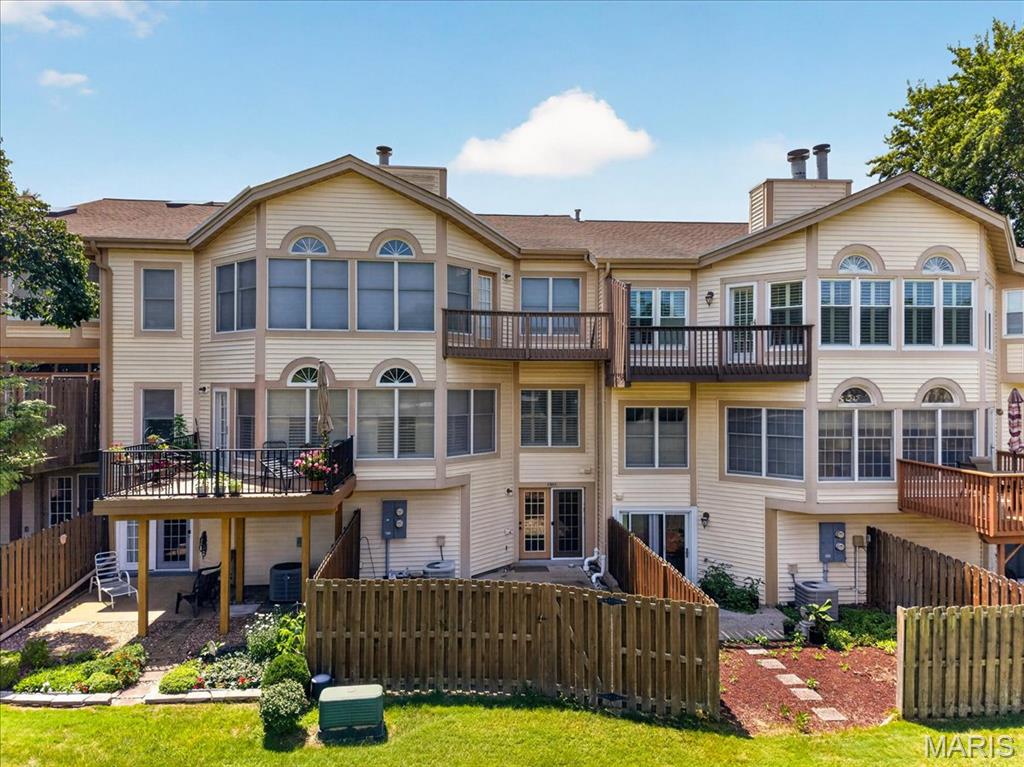 Field Pointe Condo Ten - Residential